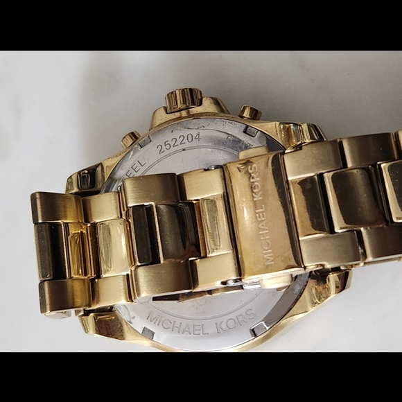 MK watch - Picture 3 of 4